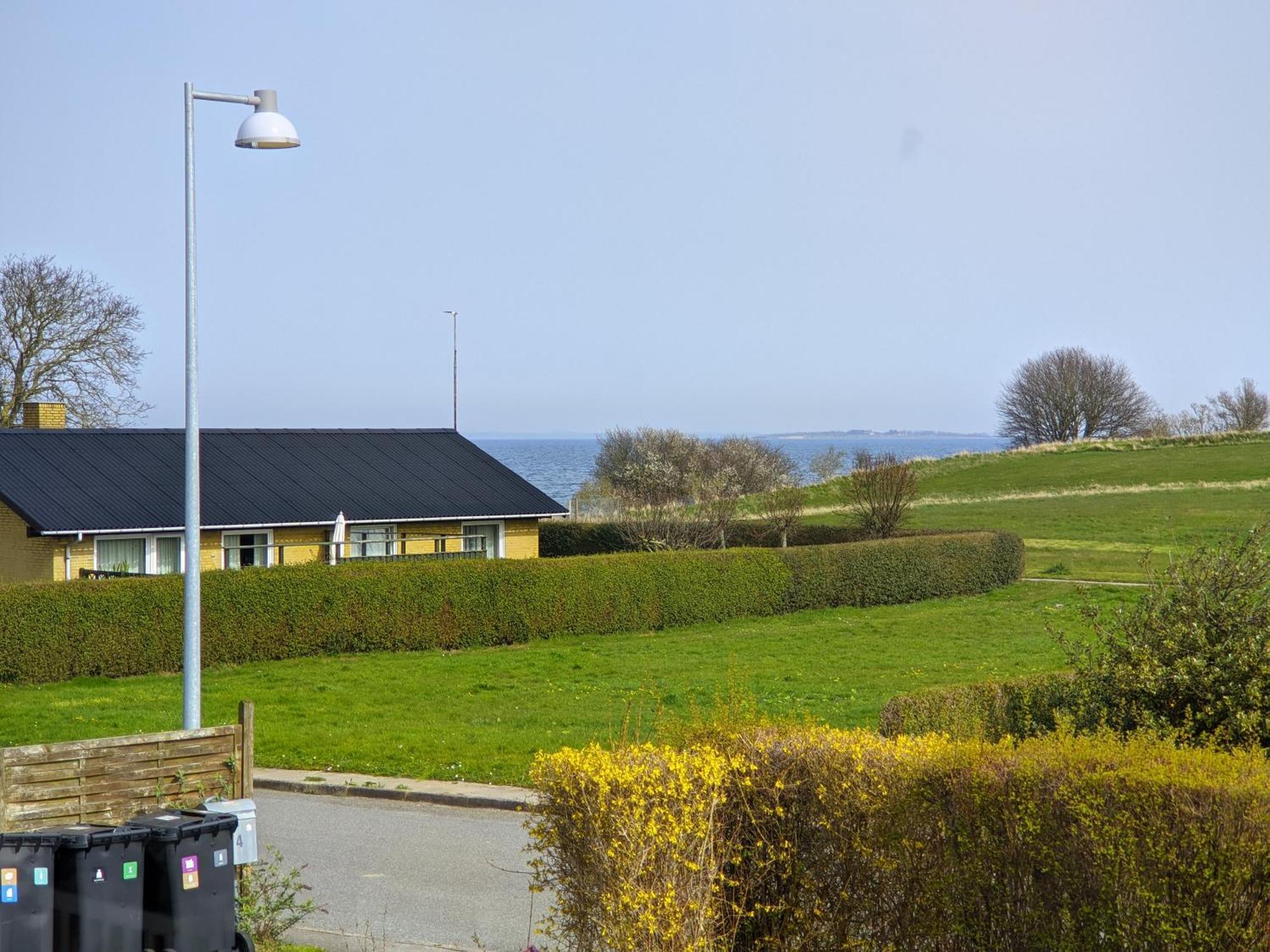 Sommerhus Ved Strand Og Lystbadhavn Soby - Aero ภายนอก รูปภาพ